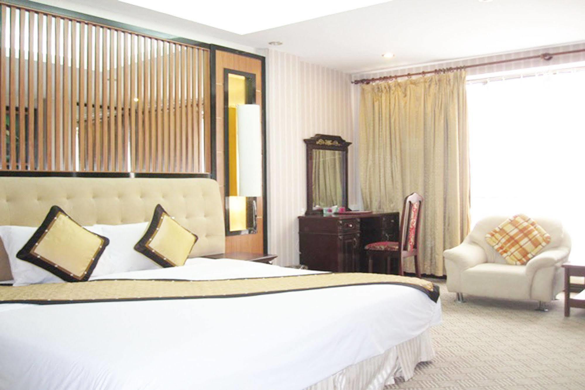 Oasis Hanoi Hotel מראה חיצוני תמונה